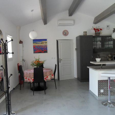 Les Hauts D'Eyragues Gite Reverie Meuble Classe 4 Etoiles Exterior photo