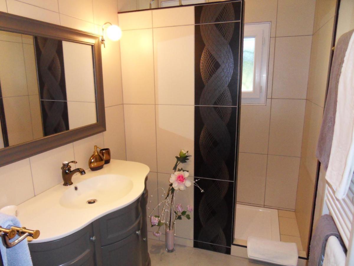 Les Hauts D'Eyragues Gite Reverie Meuble Classe 4 Etoiles Exterior photo